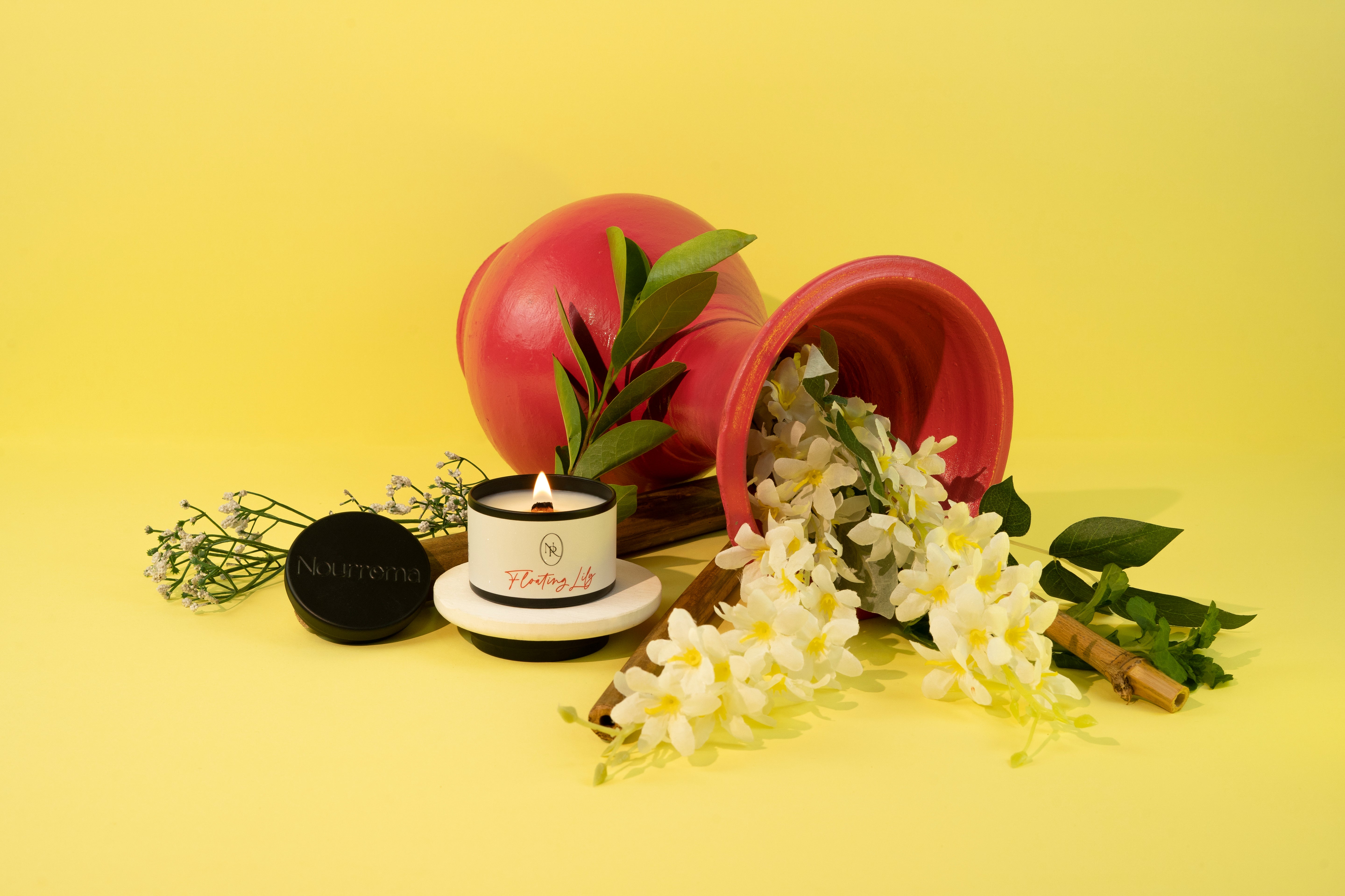 Floating Lily - Candle Tin